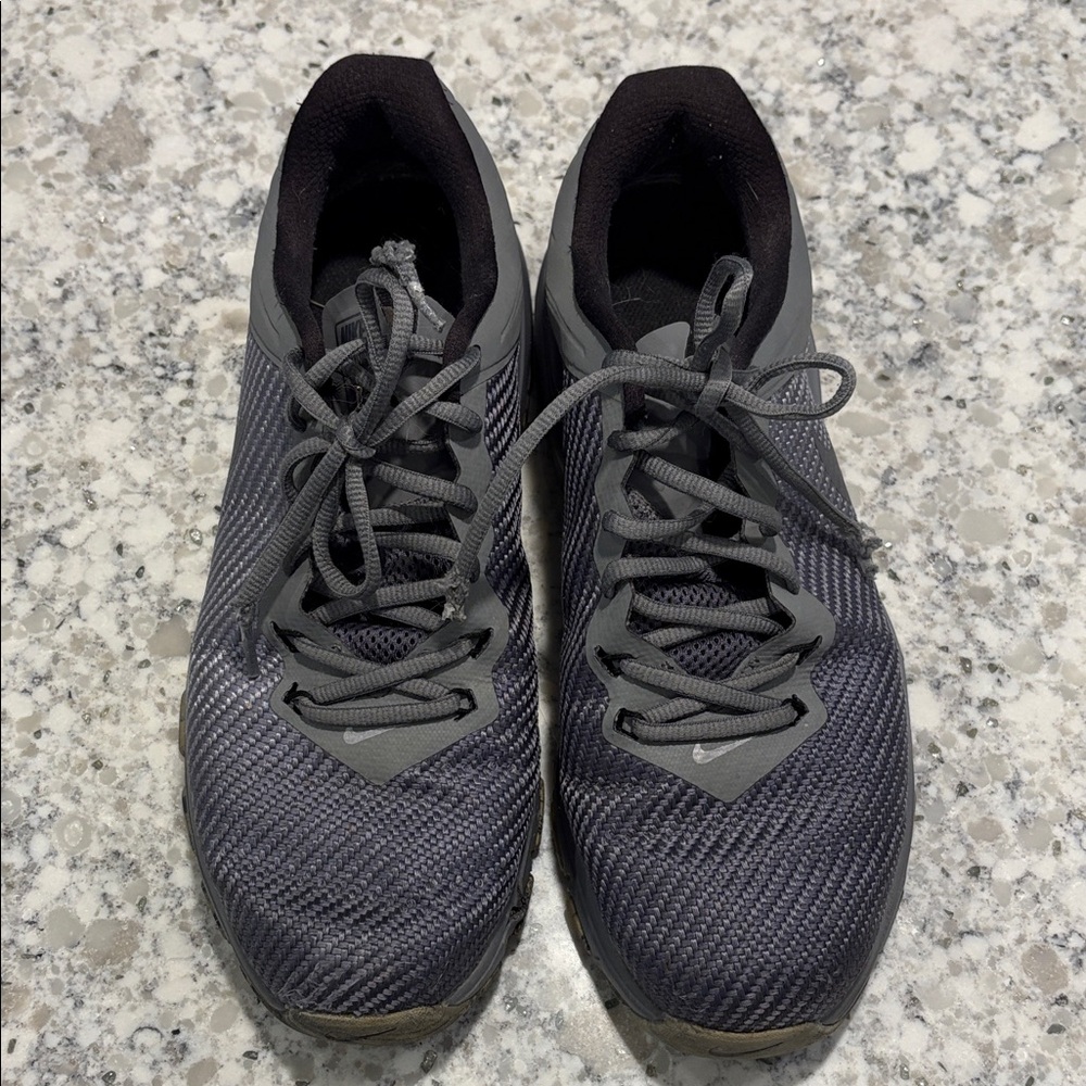 Nike Max Air, Men’s Sz 10.  Could use new laces.